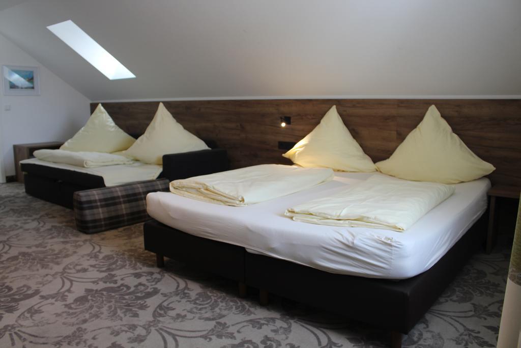 Hotel Haeussler Langenbruck Bagian luar foto